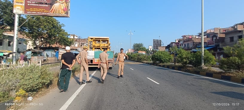 Kushinagar News: सुकरौली कस्बे में हाईवे पर ब्लास्ट हुआ सीएनजी टैंकर, जान बचाकर भागे राहगीर