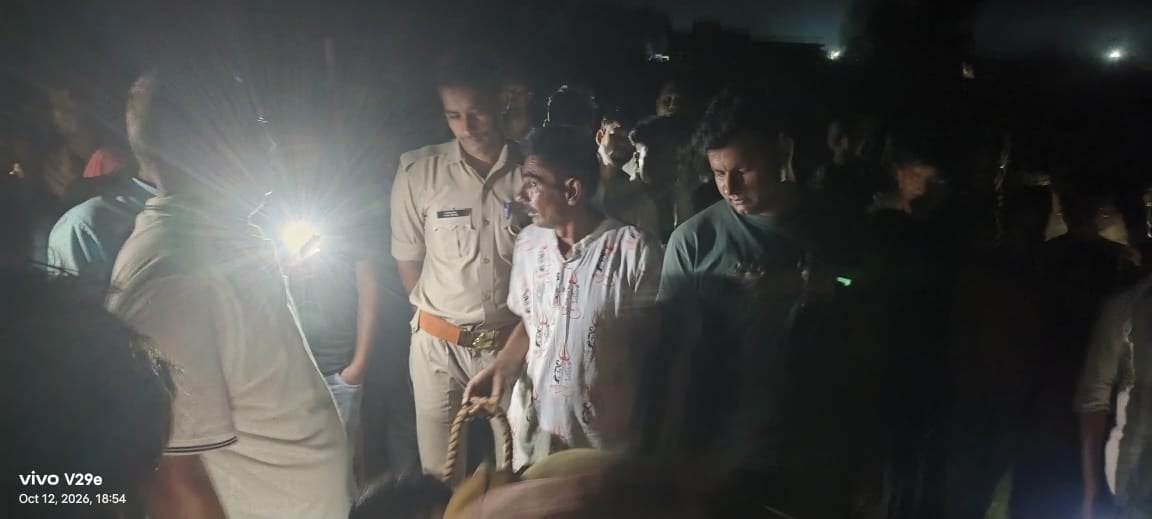 Pilibhit News: ग्रामीण के तालाब में डूबने की आशंका, तलाश में जुटी टीम