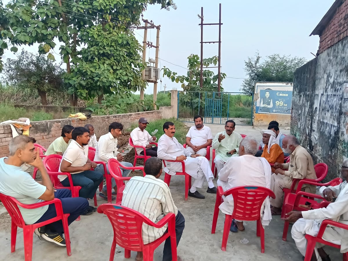 Meerut News: हादसे में मृतकों के परिजनों को दी सांत्वना