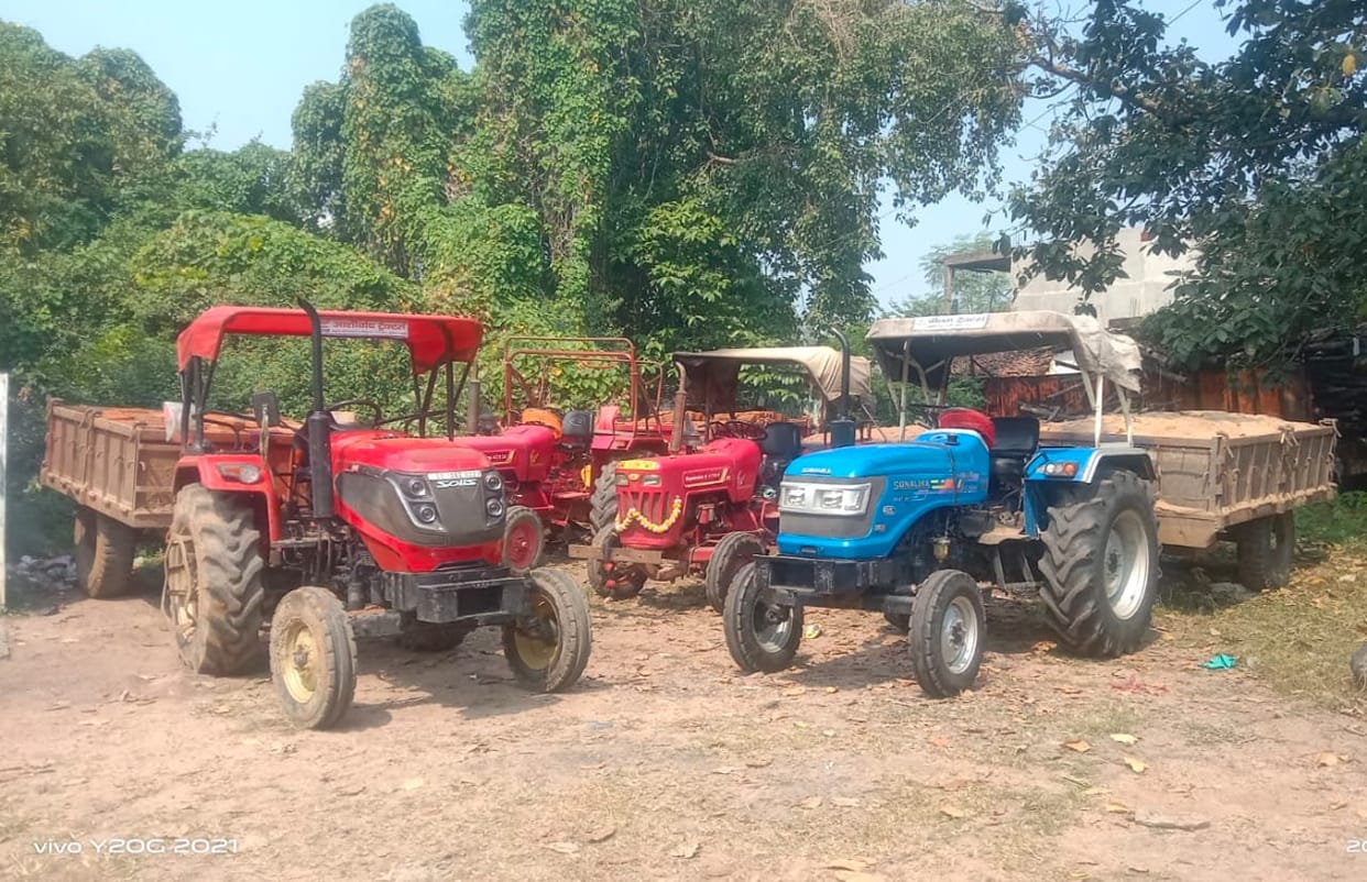Korba: Administration Seizes 10 Vehicles for Illegal Mineral Transport, Raids Also Uncover Sand Stockpiling