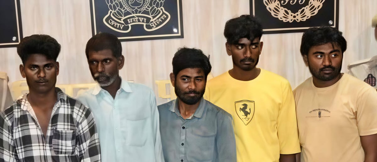 Chitrakoot News: पांच डकैत गिरफ्तार, कार-जेवर बरामद