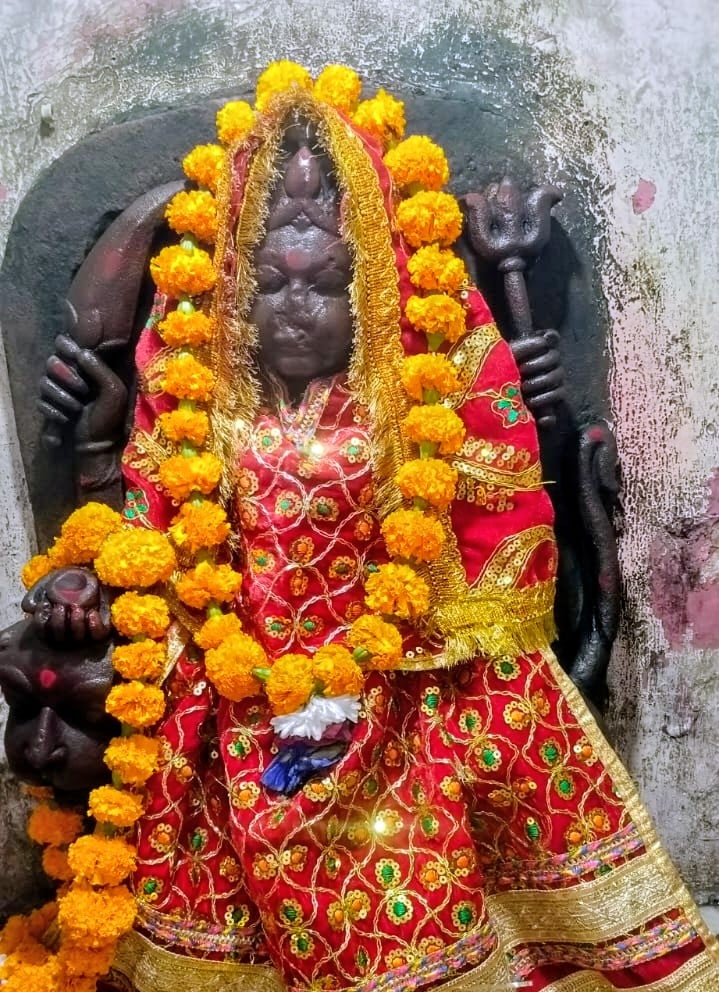 Banda News: देवी मंदिरों में भक्ति के साथ उमंग का उल्लास