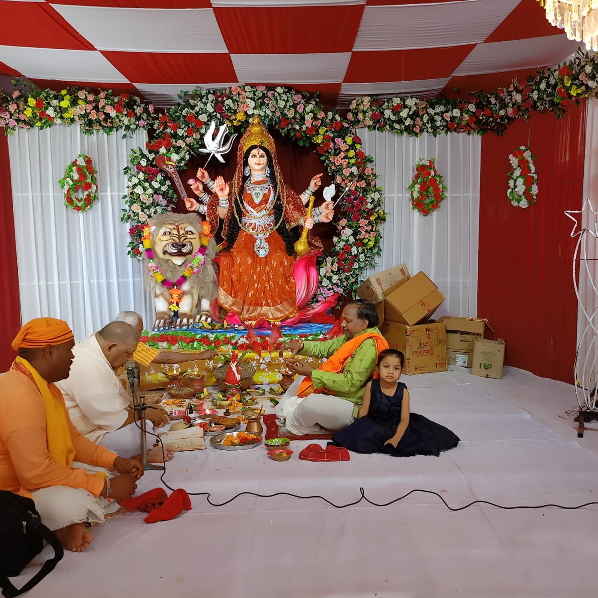 Chitrakoot News: देवी पंडालों-मंदिरों में गूंजे जयकारे