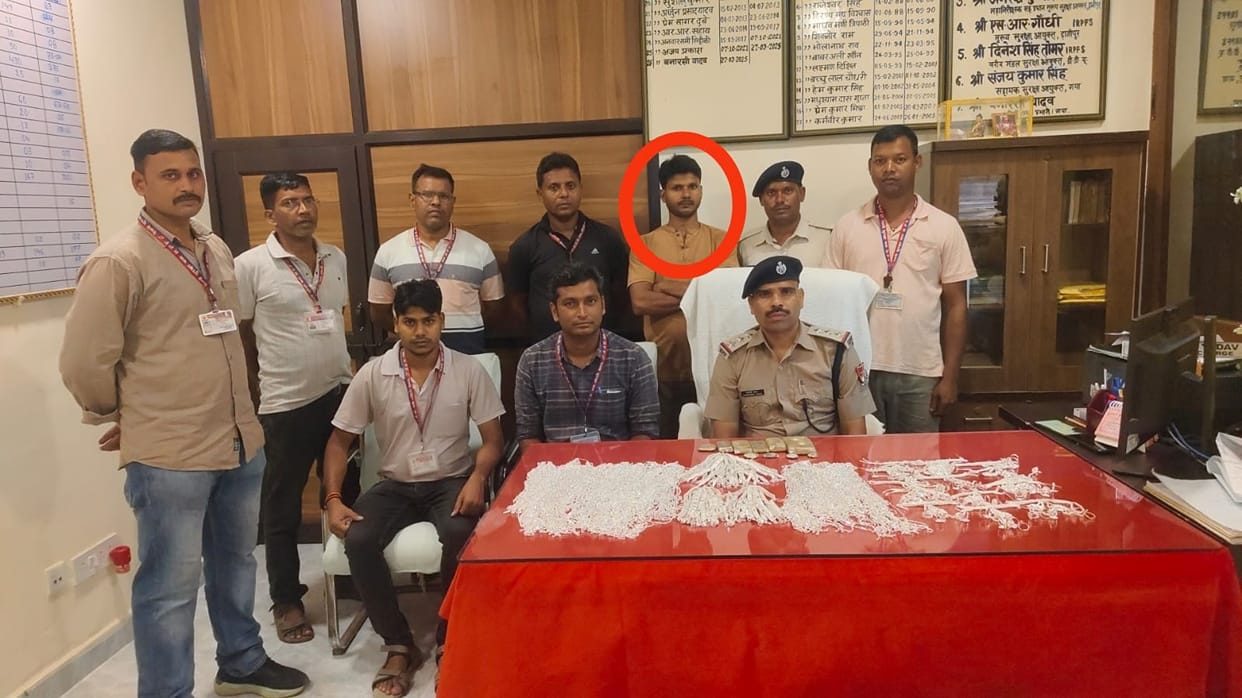 gaya junction rpf seizes silver jewellery worth 36 lakh operation satark today bihar news