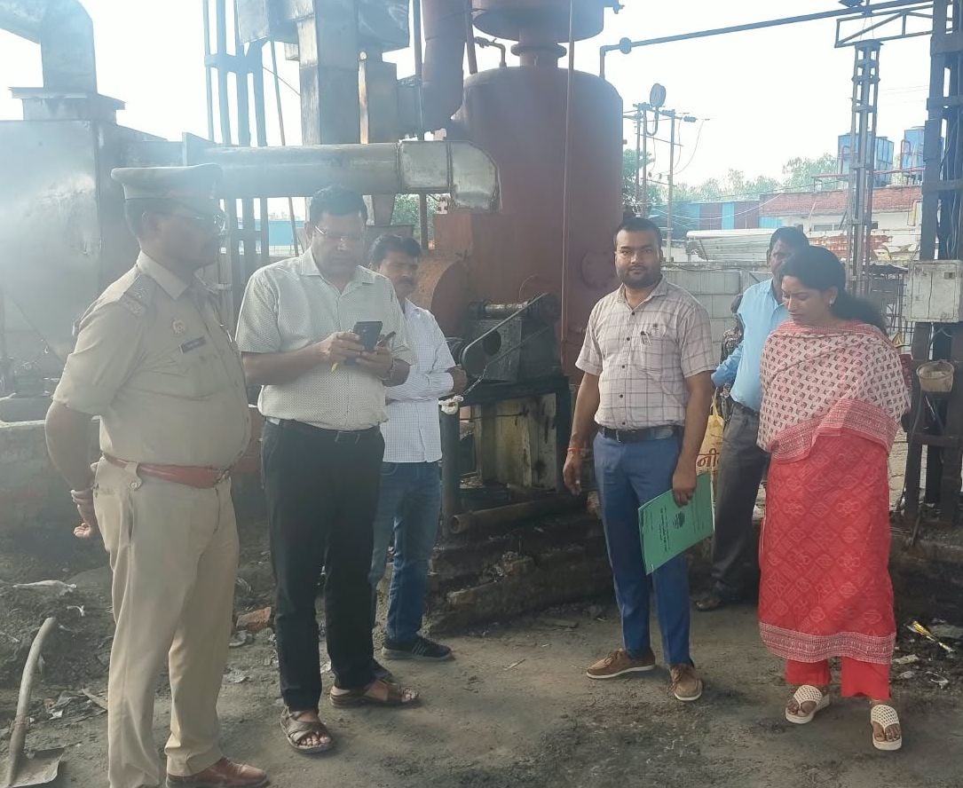 Unnao News: प्रदूषण फैलाने वाली फैक्टरी सील