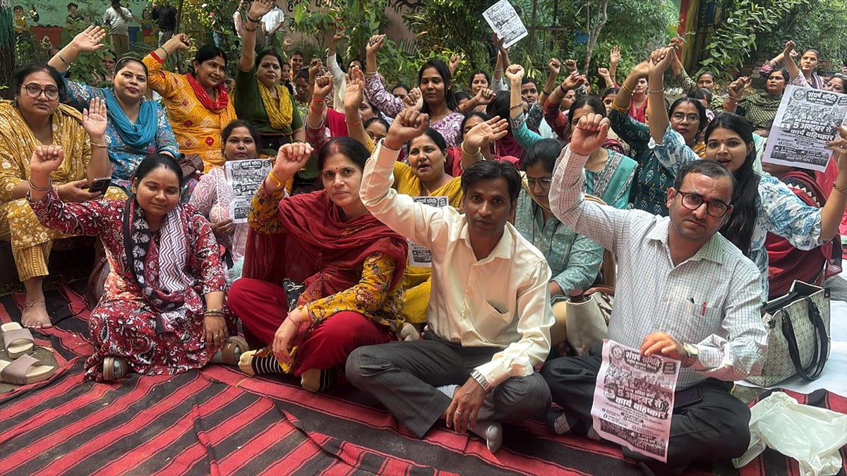 Ghaziabad News: एनएचएम कर्मचारियों की हड़ताल से टीबी मरीजों की बढ़ी मुश्किलें