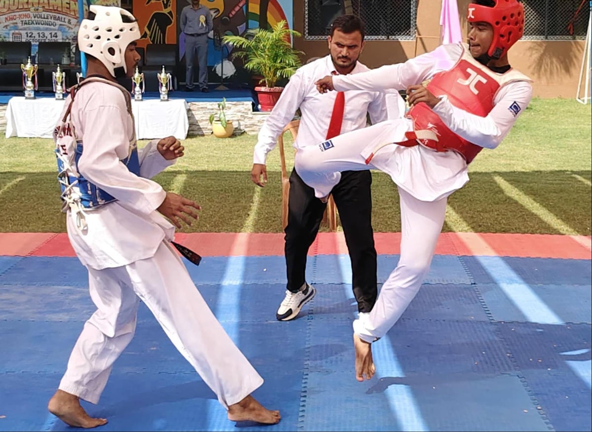 Gonda News: ताइक्वांडो प्रतियोगिता में खिलाड़ियों ने दिखाया दम
