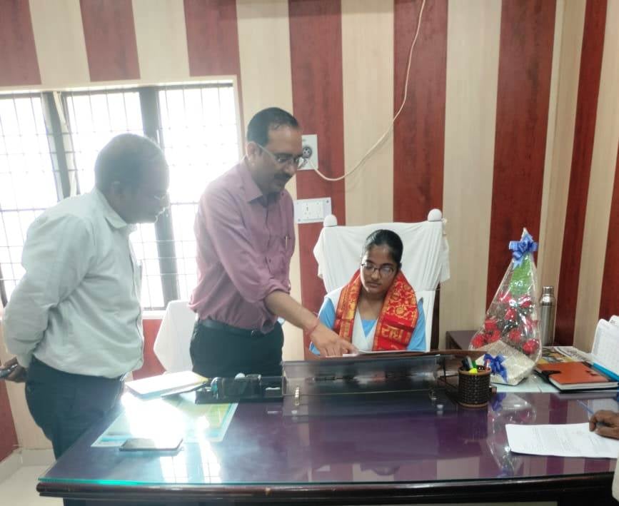 Kasganj News: भूमिका ने संभाली जिला विद्यालय निरीक्षक की कुर्सी