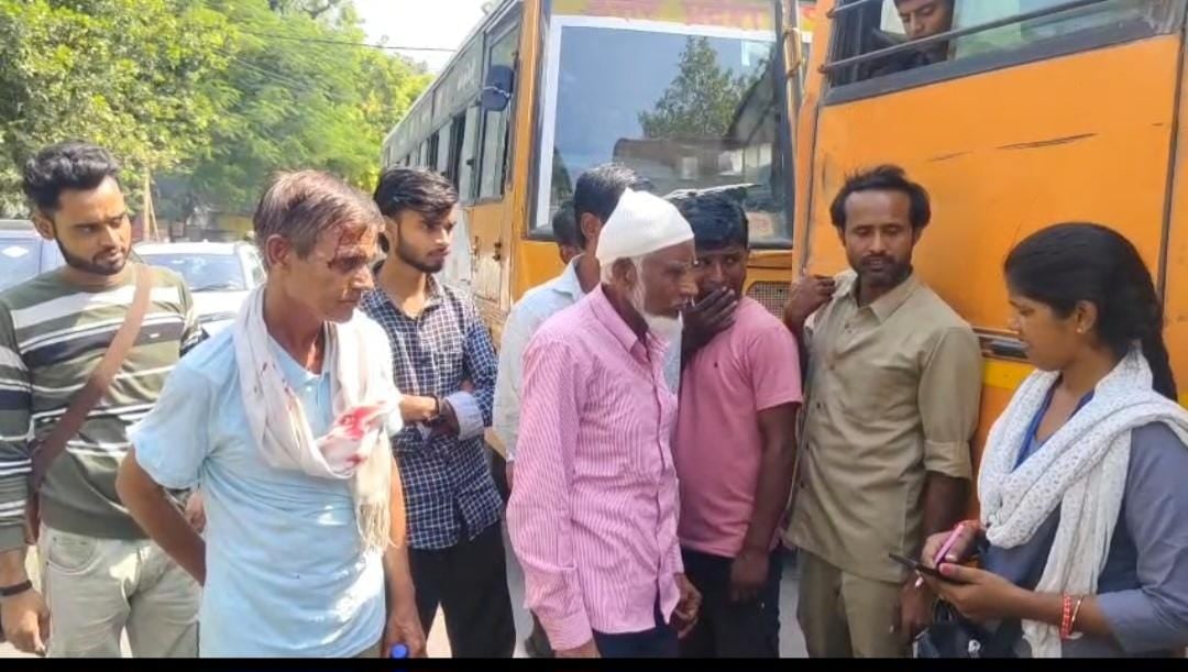 Hamirpur News: बस आगे बढ़ाने को लेकर भिड़े रोडवेज चालक