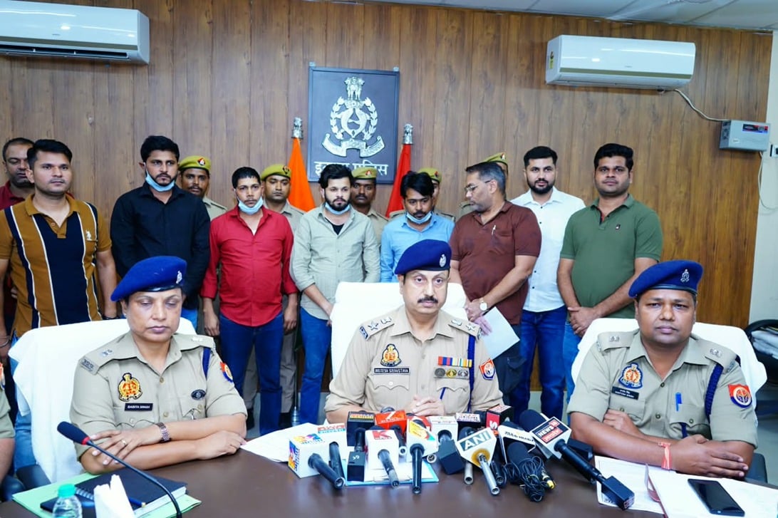 Etawah News: ऑनलाइन गेमिंग और सट्टेबाजी के नाम पर करोड़ों की ठगी, चार गिरफ्तार