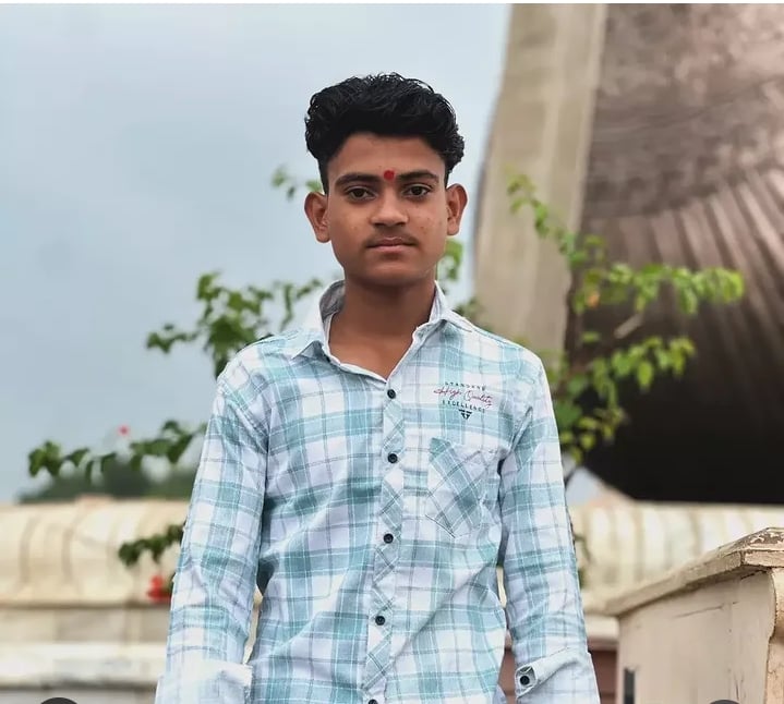 Farrukhabad News: अंडर 17 की राज्य स्तरीय प्रतियोगिता के लिए अश्वनी का तेज गेंदबाज के रूप में चयन