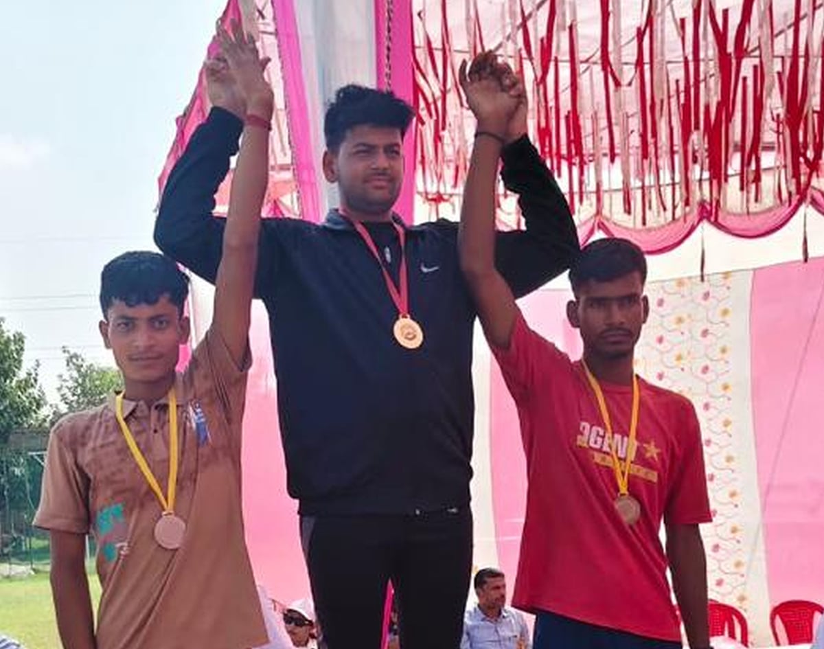Fatehpur News: जनपदीय एथलेटिक्स में बिंदकी का दबदबा, 344 अंकों के साथ ओवरऑल चैंपियन