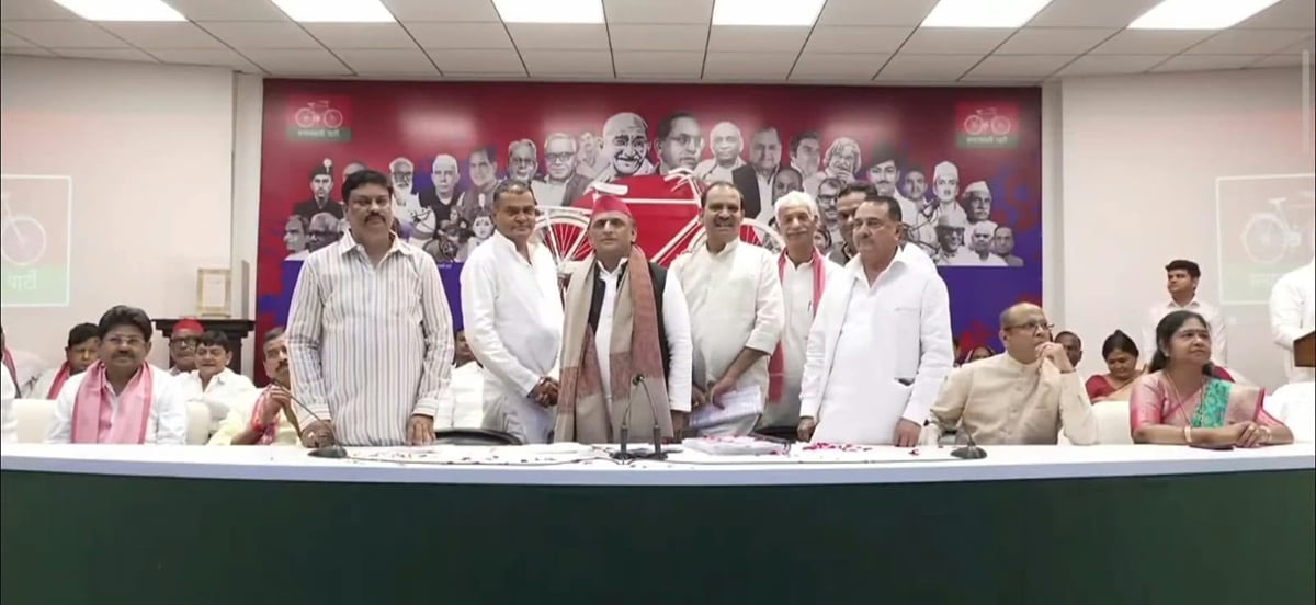 Meerut News: भाजपा नेता विनय कुराली सपा में शामिल, अखिलेश यादव ने दिलाई सदस्यता