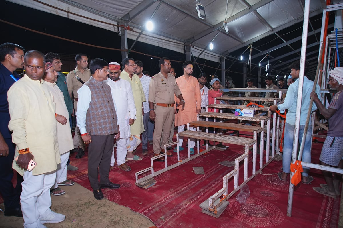 Mirzapur News: तैयारी के बाद बदला जनसभा स्थल, जिले में 2 घंटे 15 मिनट रहेंगे मुख्यमंत्री