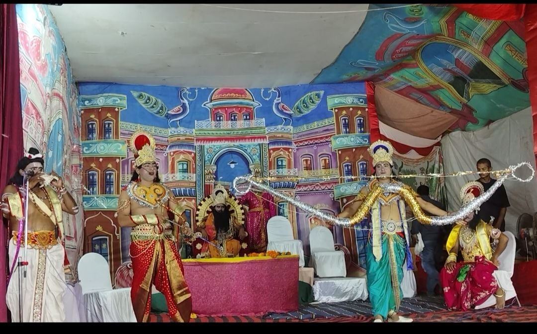 Prayagraj News: शिव धनुष टूटते ही जय श्रीराम के नारों से गूंजा पंडाल