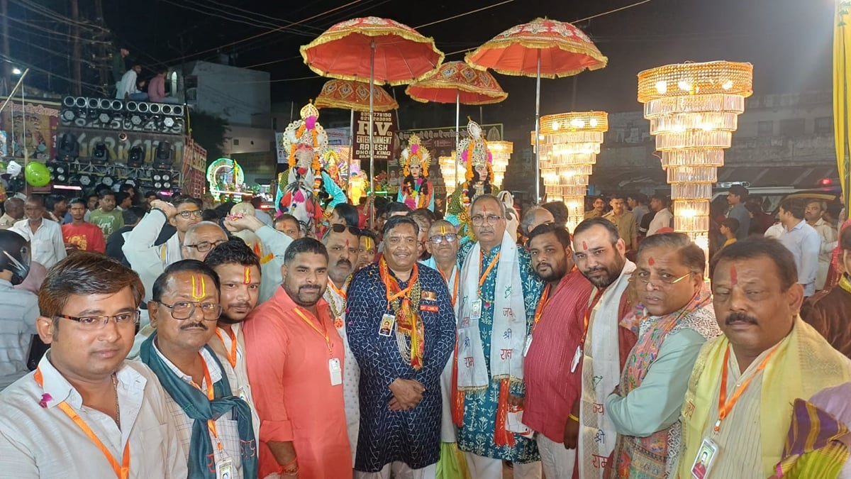 Bulandshahar News: घुड़चढ़ी के साथ निकली राम बरात, जयकारों से गूंजा बाजार