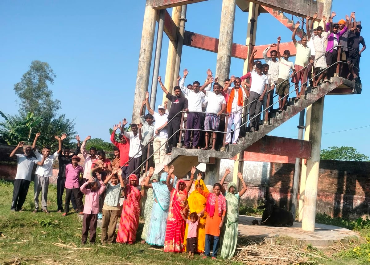 Lakhimpur Kheri News: दो साल से जलापूर्ति ठप, ग्रामीणों का फूटा गुस्सा