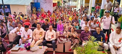 राजकीय वरिष्ठ माध्यमिक पाठशाला मंगवाल में वार्षिक पारितोषिक वितरण समारोह में उपस्थित विधायक और