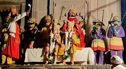 Ramnagar Ramlila Meghnad and Kumbhakarna slain Ravana wails aloud devotees chant praises Lord Rama