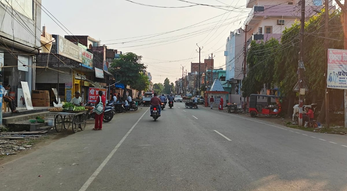Lakhimpur Kheri News: सीतापुर रोड को डिजाइनर लाइटों से सजाएगी नगर पालिका