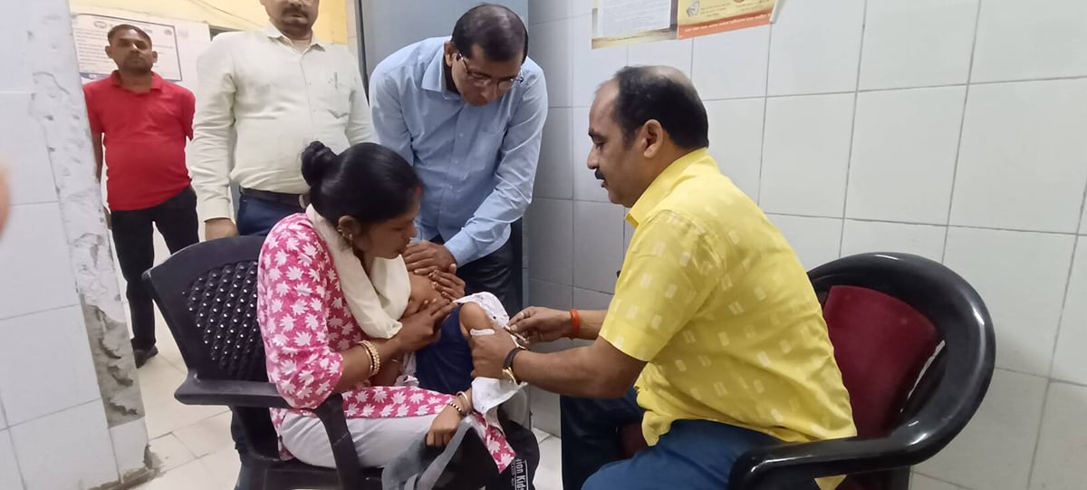 Sant Kabir Nagar News: आक्रामक हुए कुत्ते, बच्चे और बुजुर्ग बन रहे शिकार