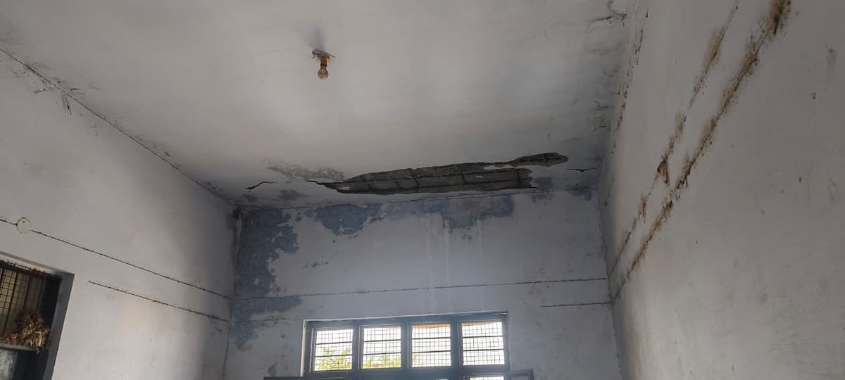 Aligarh News: 14 बार लिखे पत्र, फिर भी नहीं लगी सुध, हो गया हादसा