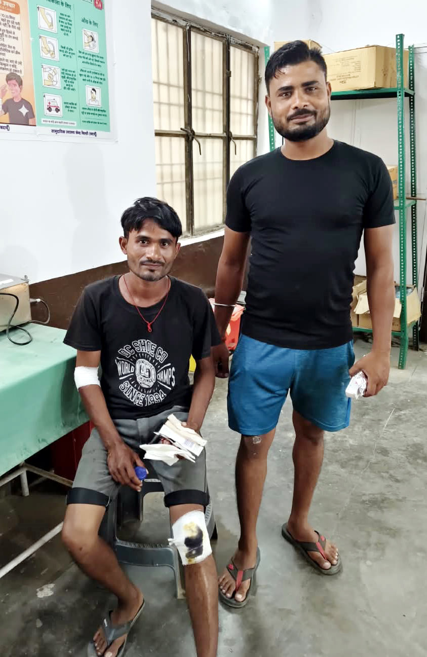 Budaun News: हाईवे पर नीलगाय से टकराई स्कूटी, दो युवक घायल