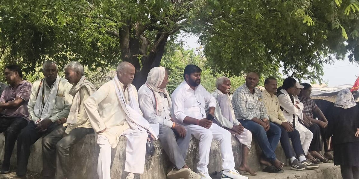 Sonebhadra News: ट्रक से टकराई कार कानूनगो की मौत