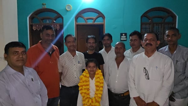 Azamgarh News: आठ साल की कौमुदी ने कूडो चैंपियनशिप में जीता स्वर्ण पदक