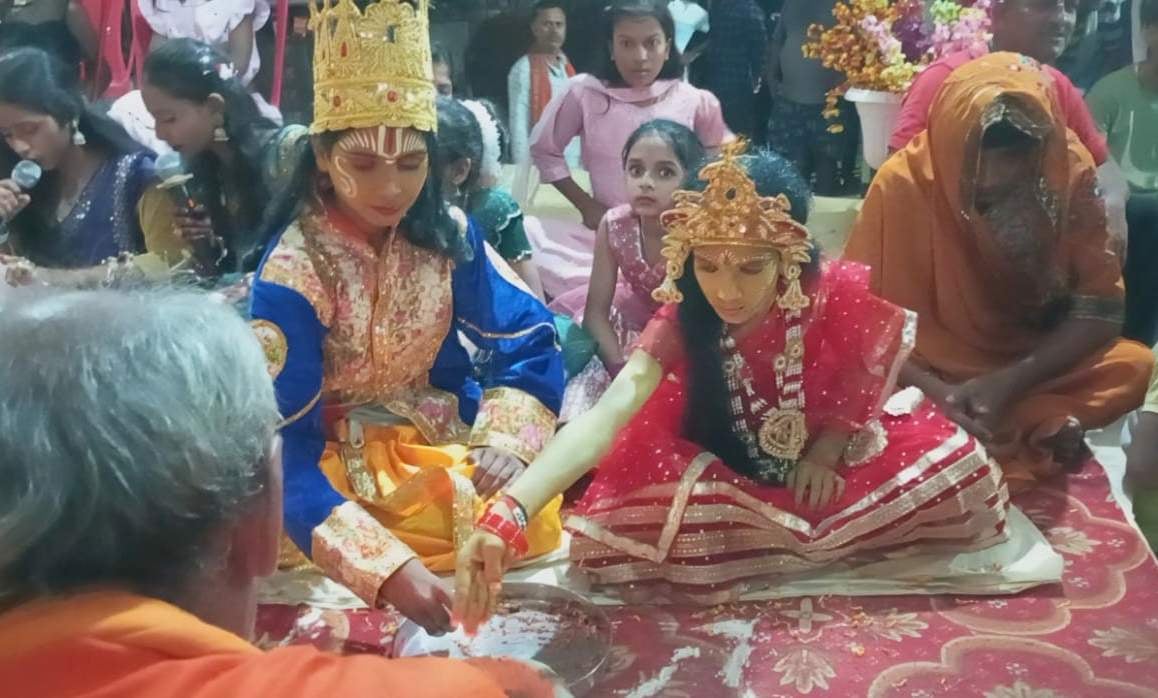 Chandauli News: अरंगी की रामलीला में राम-जानकी विवाह की प्रस्तुति