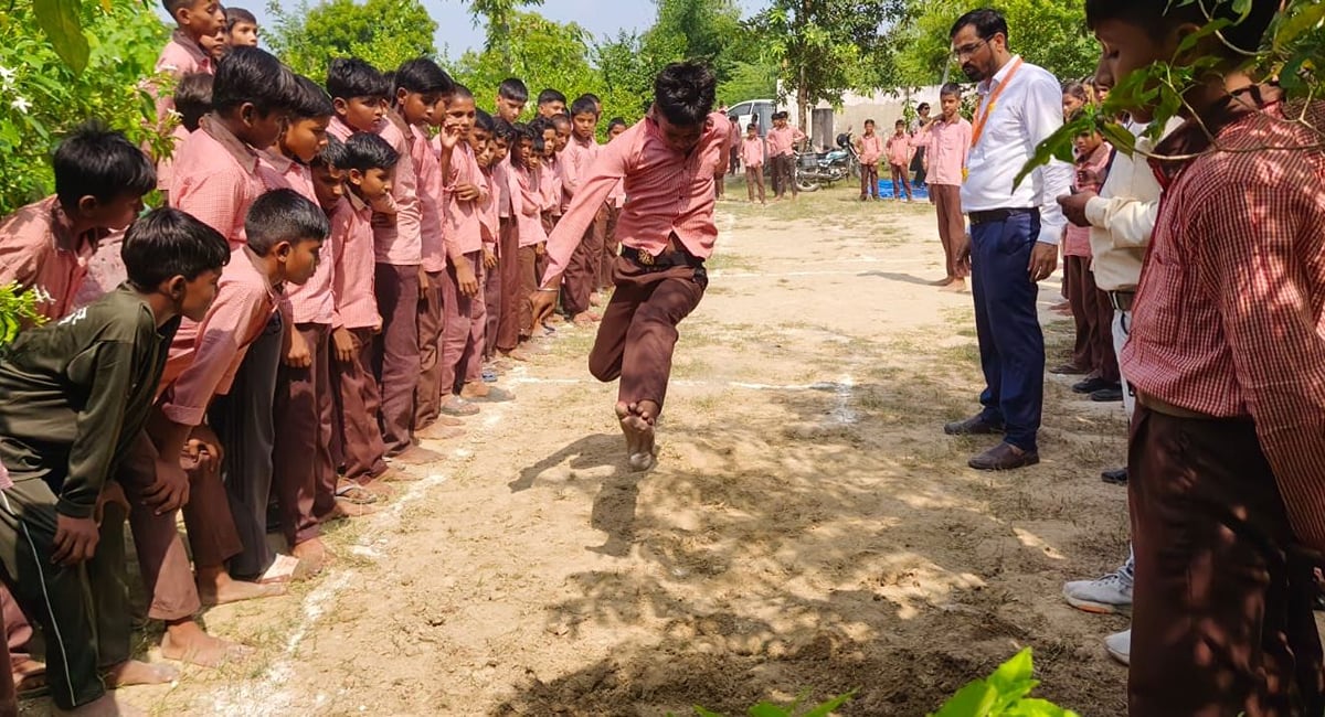 Unnao News: 100 मीटर दौड़ में श्रेया और रेहान अव्वल