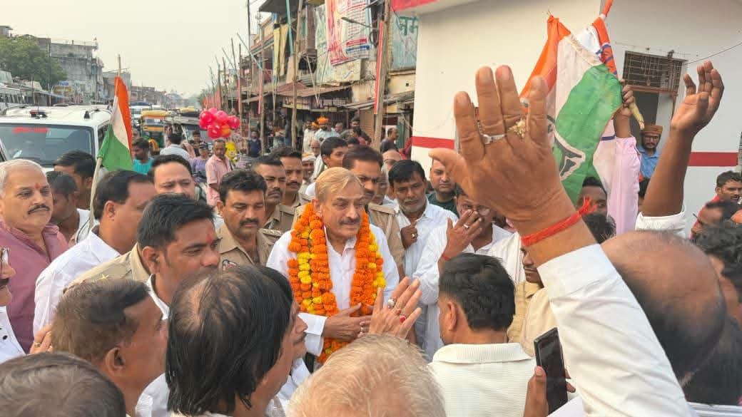 Prayagraj News: मेजारोड चौराहे पर राज्यसभा सदस्य का किया का स्वागत