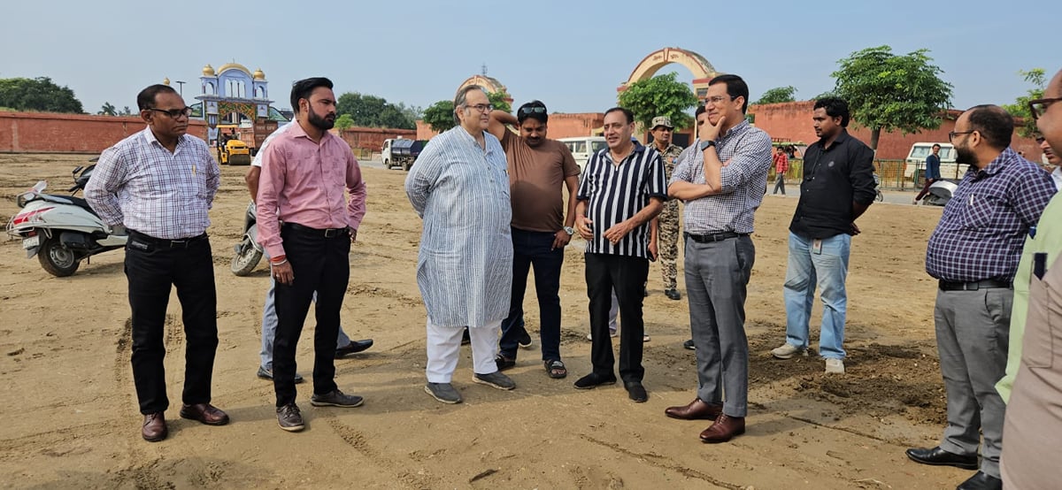Aligarh News: दशहरे पर नुमाइश मैदान में 45 अधिकारी और 720 सफाईकर्मियों की रहेगी तैनाती