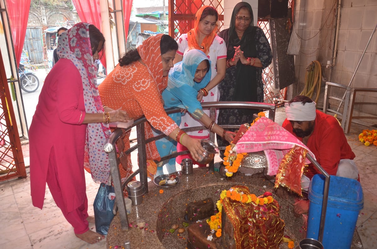 Aligarh News: तेरे दरबार में मैया खुशी मिलती है...