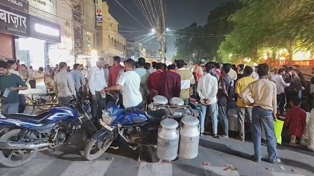 Katni Hoarding Row: BJP Leaders Protest After Dussehra Banners Removed, Civic Body Orders Probe