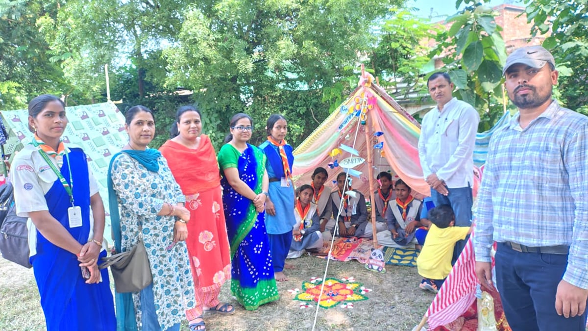 Mirzapur News: रोवर्स रेंजर्स प्रशिक्षण में कैंप फायर और कुकिंग की दी जानकारी