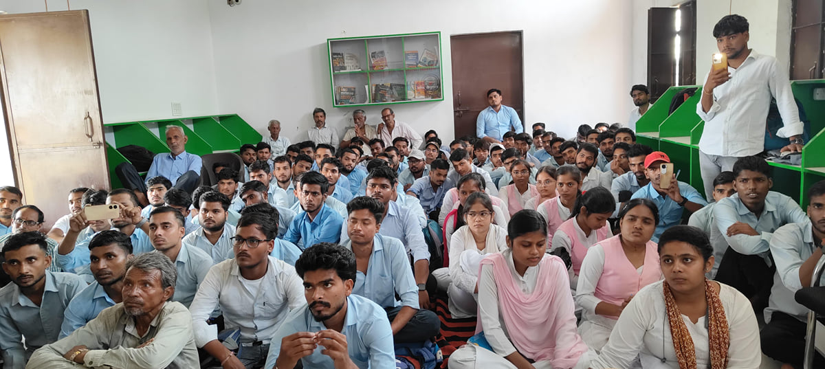 Etawah News: सुरक्षित खेती के लिए रासायनिक साधनों पर कम करें निर्भरता