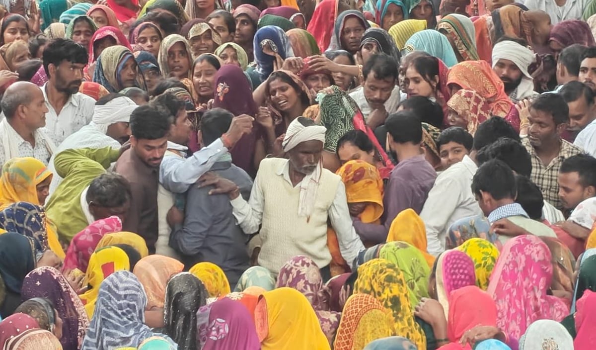 Kasganj News: घरों में नहीं जले चूल्हे, नगला मांधो में हर आंख हुई नम