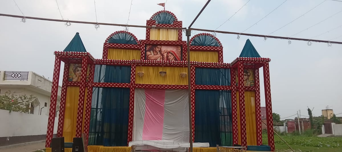 Mirzapur News: 5 बाघों के रथ पर सवार होंगी मां भगवती, 65 फीट ऊंचे पंडाल में 11 देवी-देवताओं के होंगे दर्शन