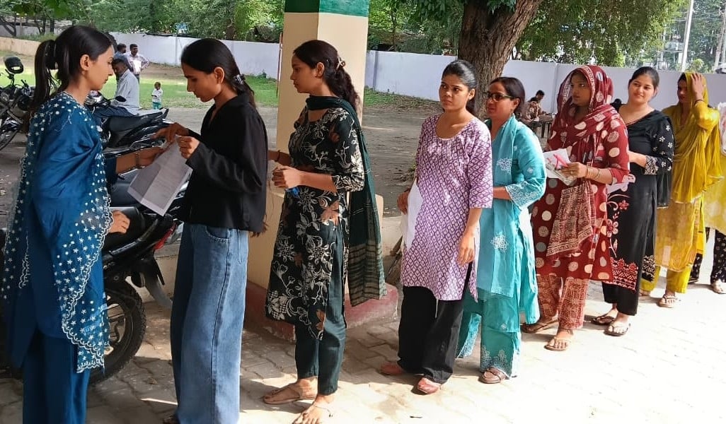 Noida News: डीएलएड चतुर्थ सेमेस्टर की परीक्षा संपन्न