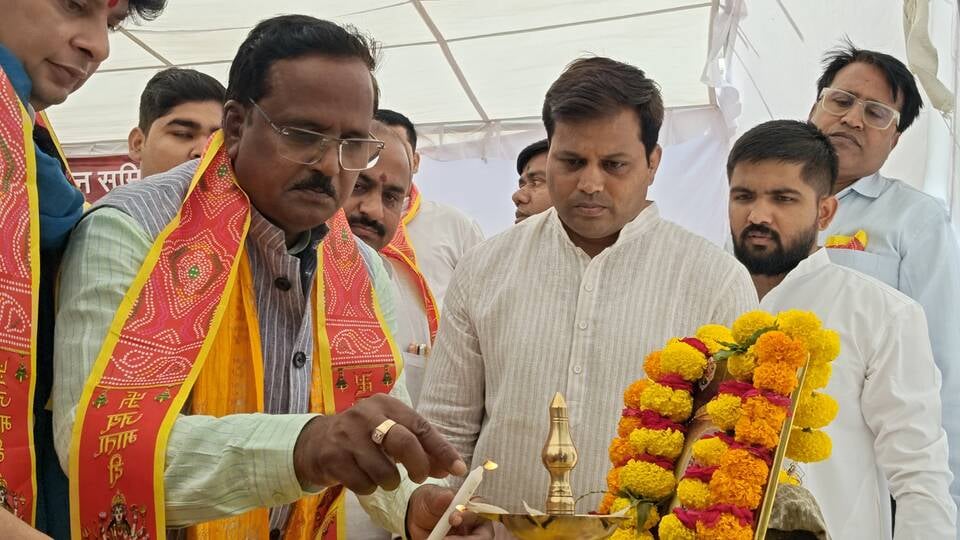 इतिहास रच गया उज्जैन: 151 पंडालों में एक साथ हुआ 35 हजार कन्याओं का महापूजन, गूंजा जय माता दी का संकल्प