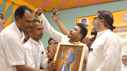 बाढ़ में प्रशांत किशोर की सभा में अनंत सिंह का जिक्र