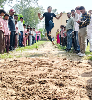 Bijnor News: खेलकूद में गजरौला न्याय पंचायत ओवरऑल चैंपियन