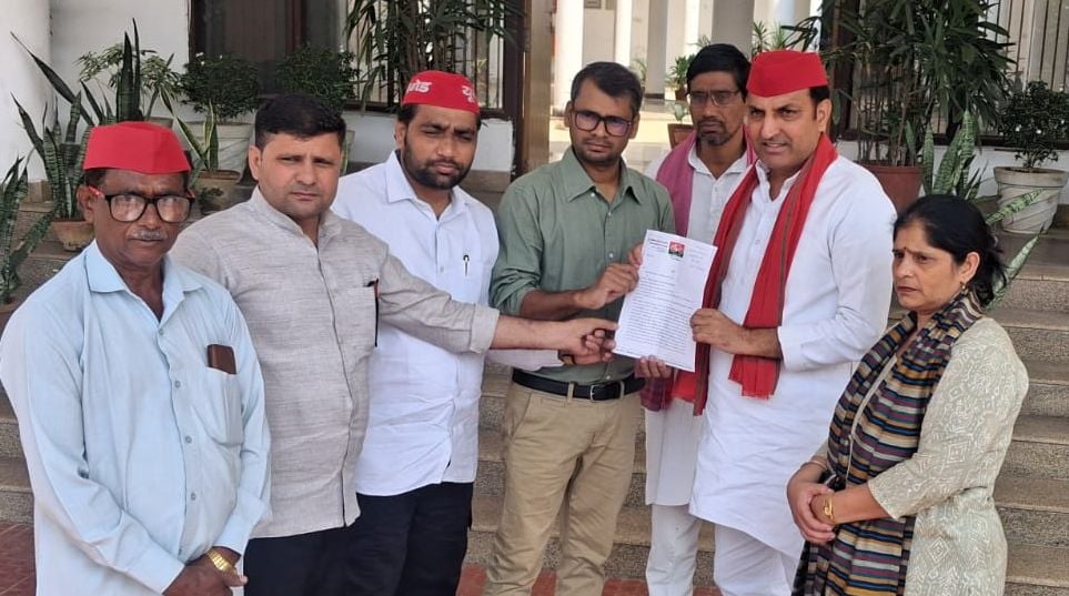 Hapur News: फर्जी दस्तावेज से मतदाता सूची में नाम दर्ज कराने का आरोप, कार्रवाई की मांग