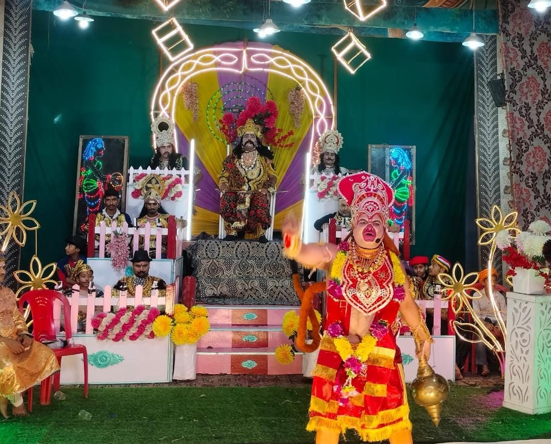 Shamli News: कहीं सीता हरण तो कहीं लंका दहन, रामलीला में जीवंत हुए रामायण के प्रसंग