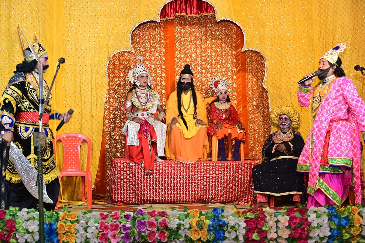 Sant Kabir Nagar News: धनुष टूटने पर गूंजे जयकारे, बजीं तालियां
