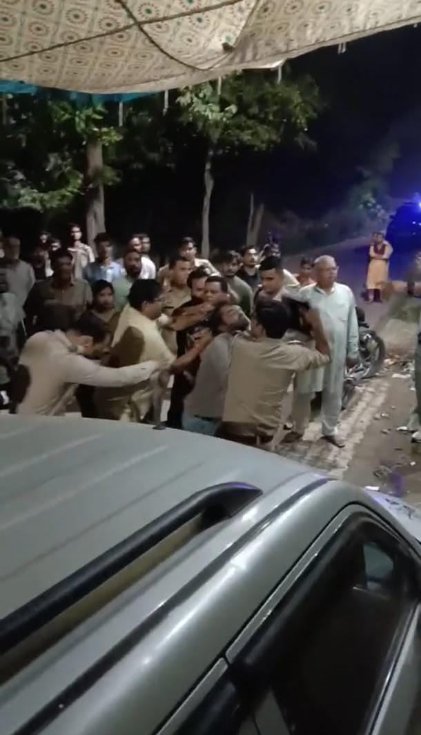 Ghaziabad News: मोदीनगर में दो समुदाय में सघंर्ष, पुलिस से हाथापाई