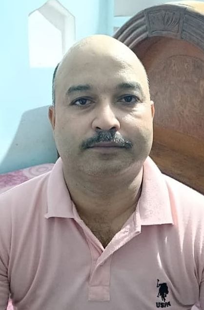 परिवहन निगम का टाइम कीपर नृपेश सिंह। स्रोत: निगम