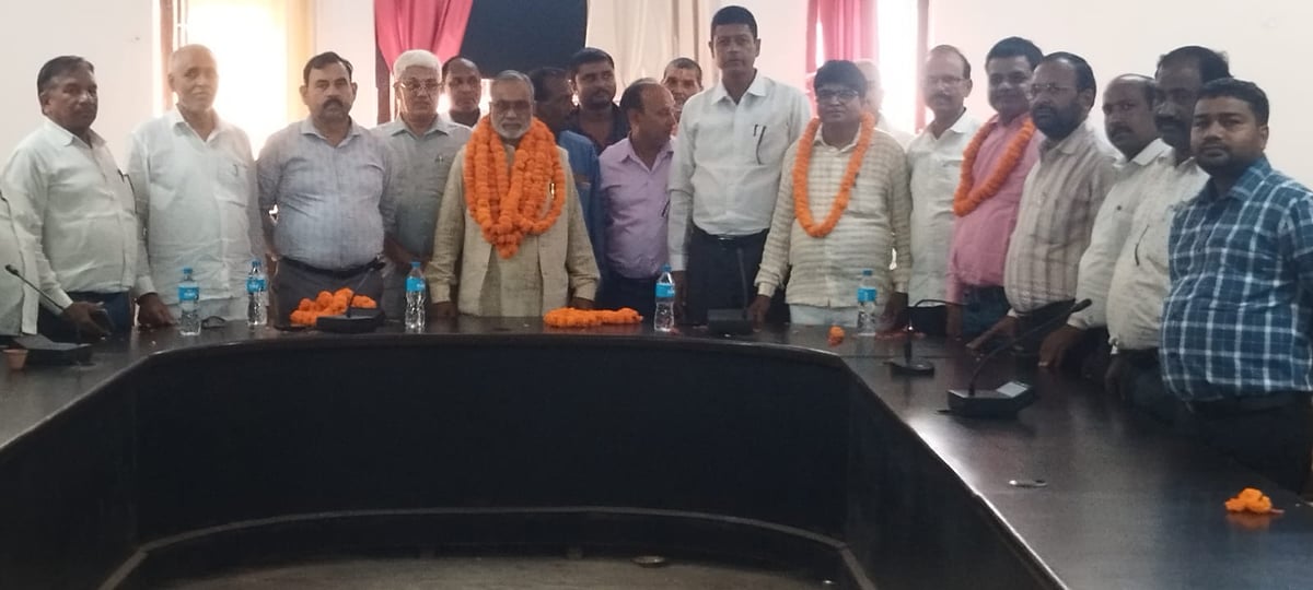 Basti News: राजस्व संग्रह अमीन संघ के प्रांतीय पदाधिकारियों का स्वागत