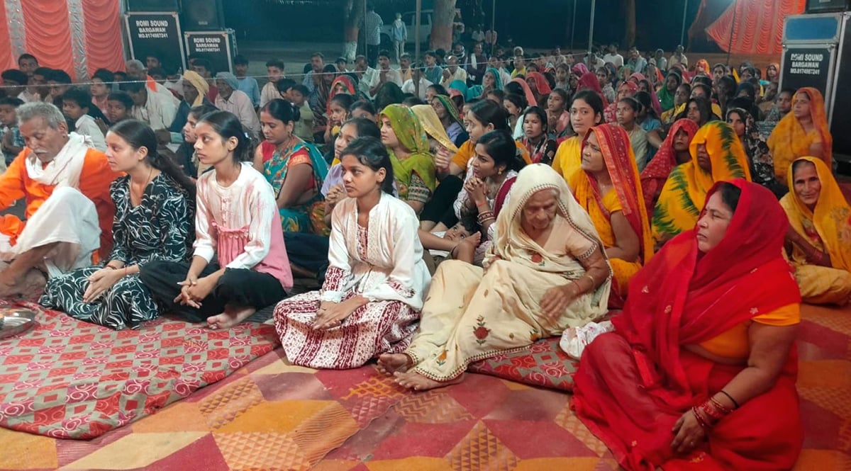 Shahjahanpur News: माता कात्यायनी की पूजा-अर्चना कर सुख-समृद्धि की कामना की